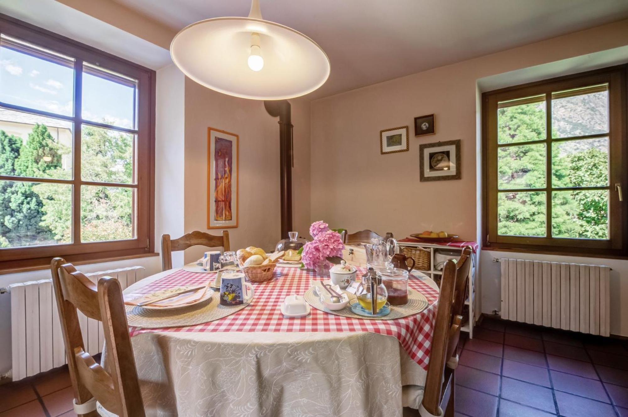 Il Pellegrino Bed and Breakfast Issogne Exterior foto